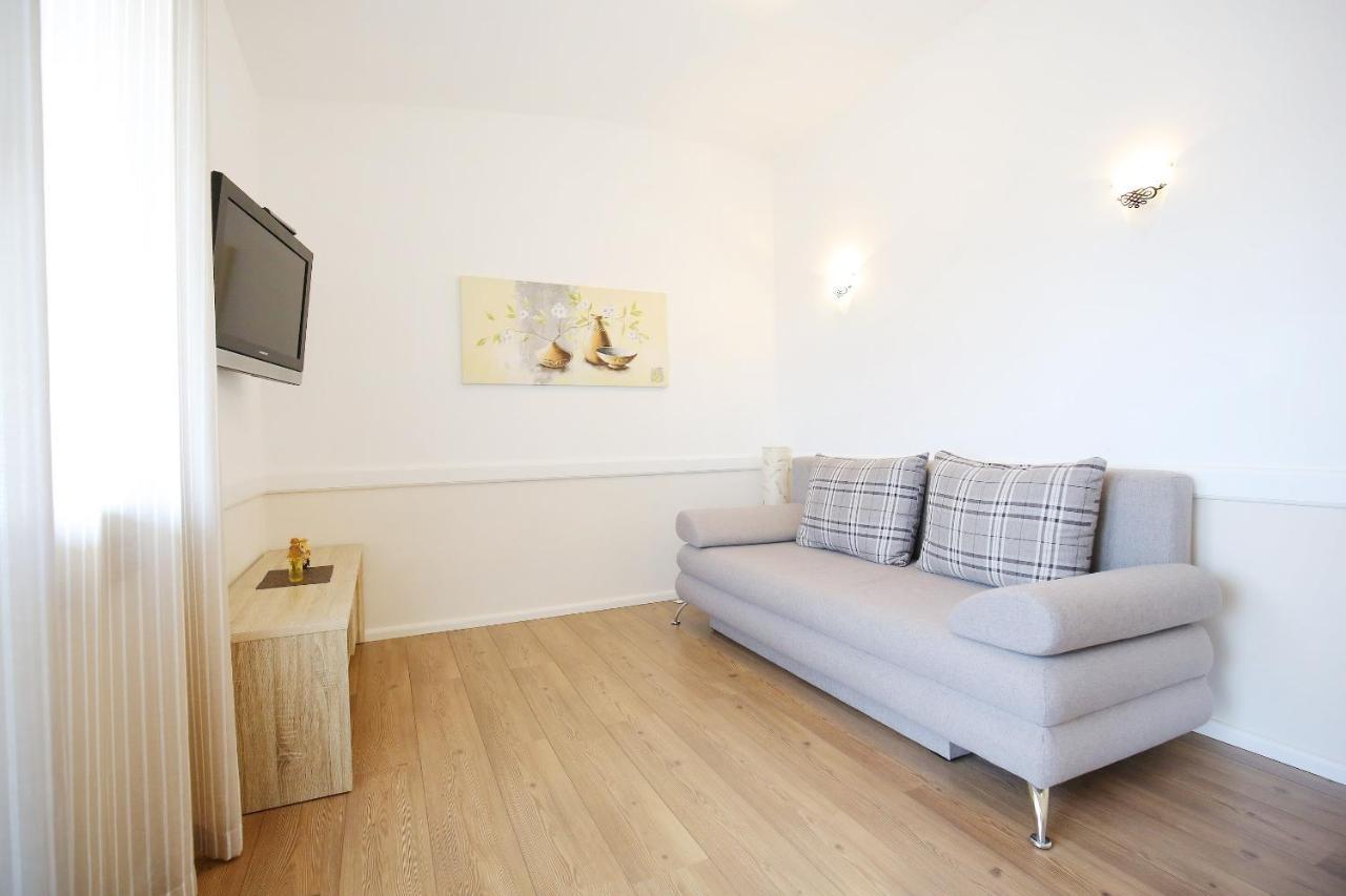 Apartmani Dane Sukošan Buitenkant foto